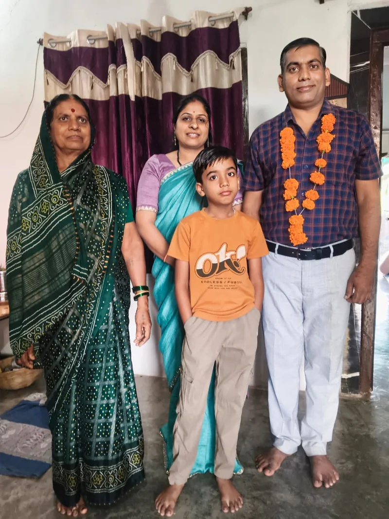 मजदूरी के पसीने से MPPSC में रचा इतिहास मलाजखंड की खदानों से निकलकर डॉ. राजेश राहंगडाले ने हासिल किया प्रदेश…