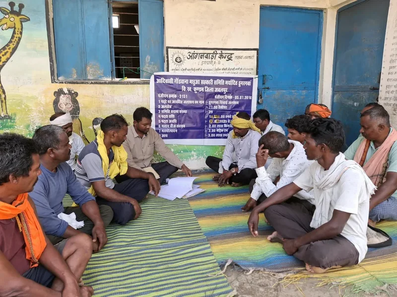 सामूहिक प्रयास से आत्मनिर्भरता की ओर बढ़ते डोंगरगांव आदिवासी समिति के मछुआरे